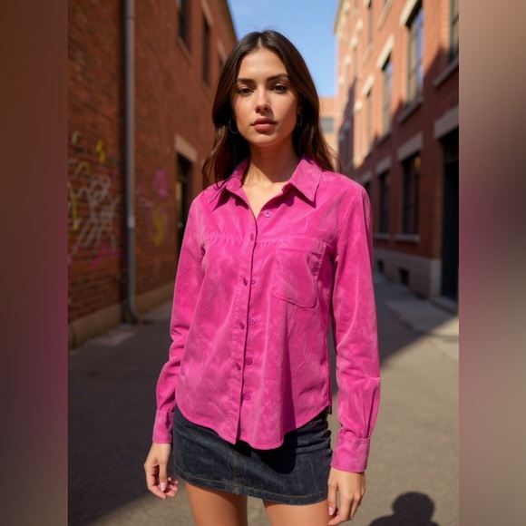 Draper’s and Damon’s Ladies Suede Blouse - Picture 2 of 8